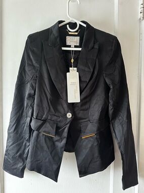 Vero Moda Black Tailored Single-Button Blazer with Gold Trim